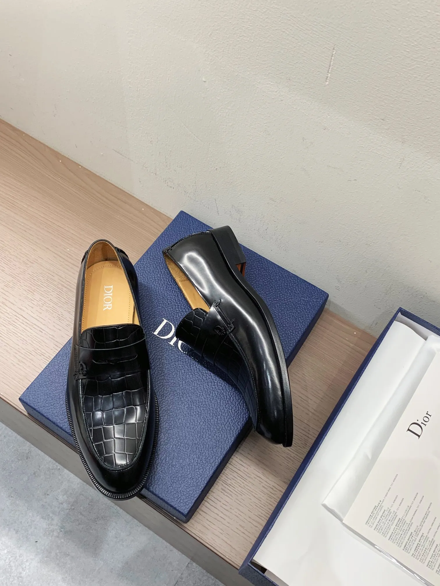 940💰 Dior high-end men's boutique casual leather shoes, imported cowhide upper, water-dyed cowhide lining, imported genuine leather outsole, perfect details, standard code 39-44 (38.45.46 customized, non-returnable and non-exchangeable),